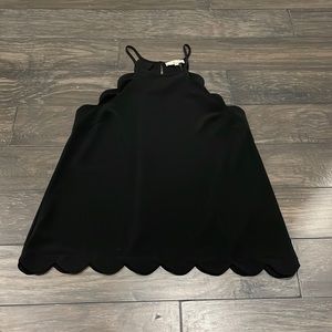 Black scalloped tank